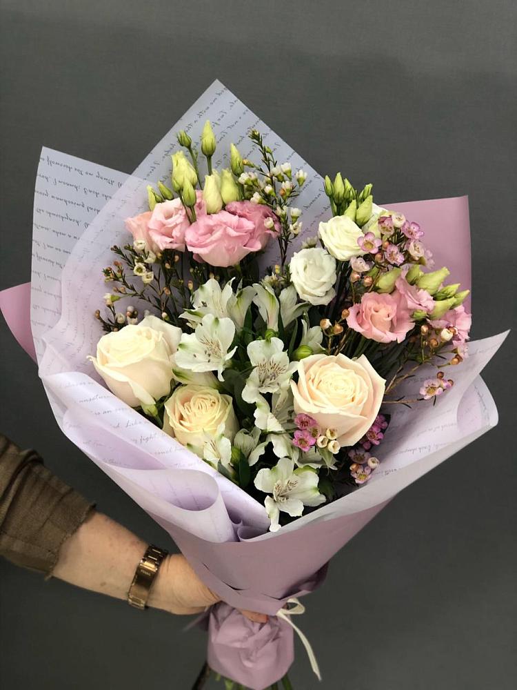 Букет цветов из: Альстромерии, Розы и Лизиантусы в Нижнем Ломове