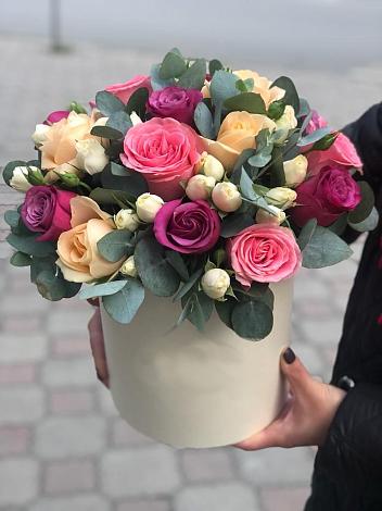 Цветочная композиция из Розы в шляпной коробке в Нижнем Ломове