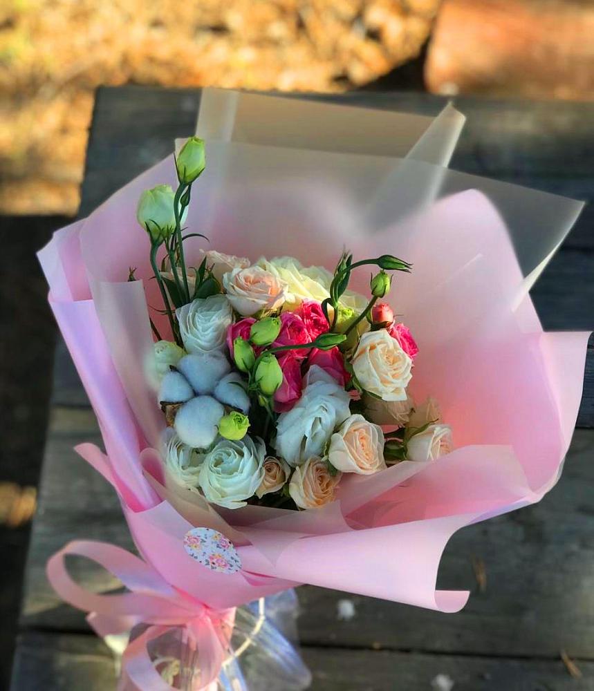 Букет цветов из: Розы и Лизиантусы в Нижнем Ломове