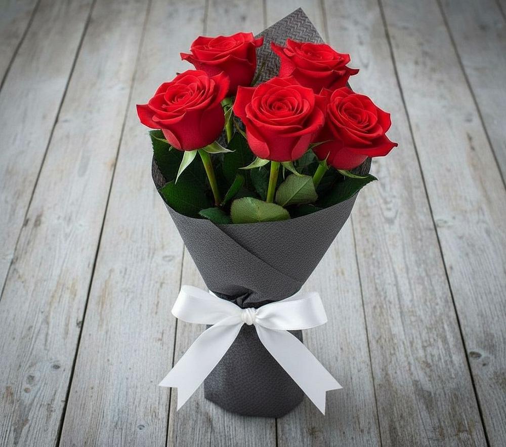 Букет 5 Красных роз Эдлесс Лав в Нижнем Ломове