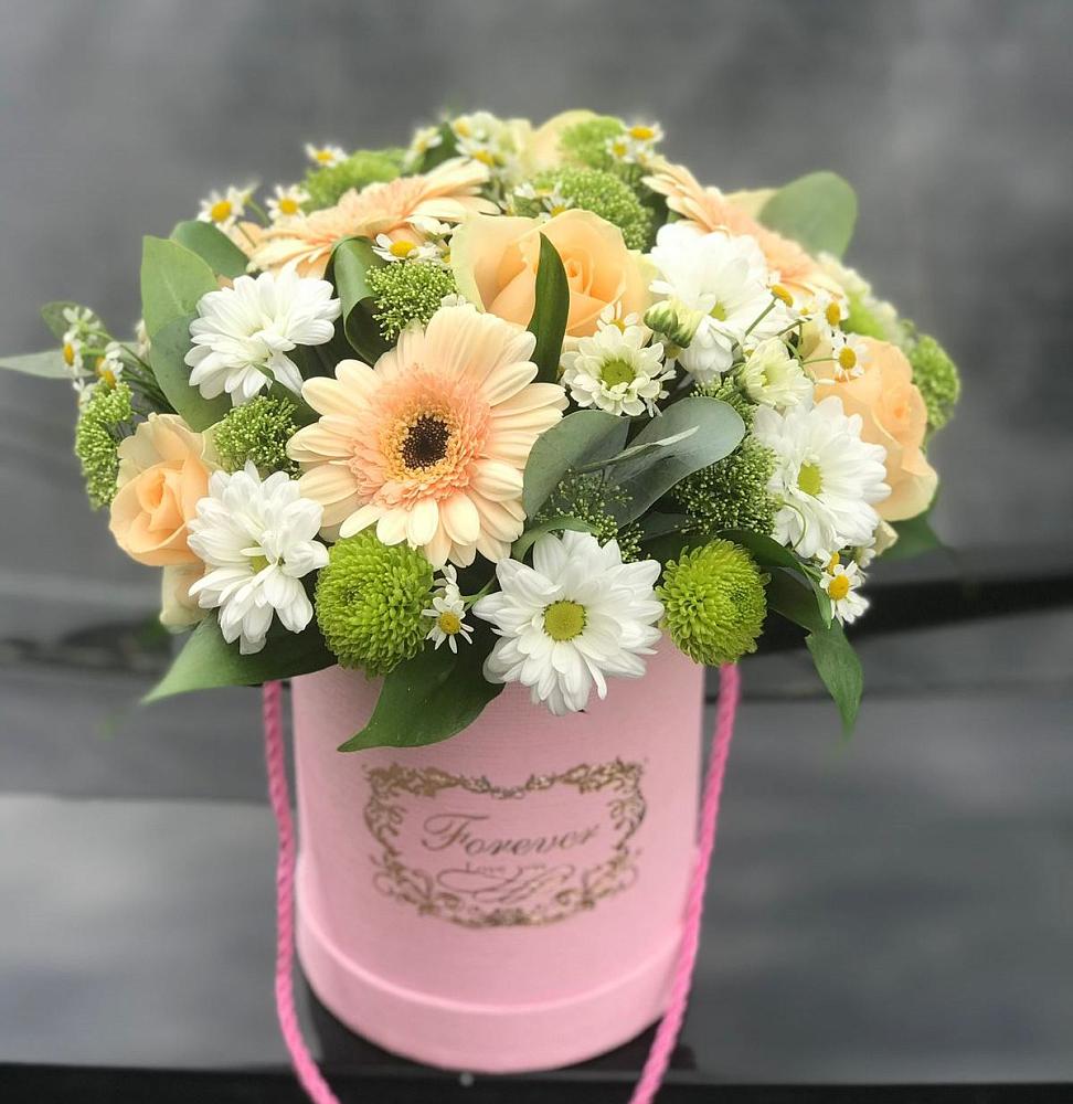 Цветочная композиция из Розы, Герберы и Хризантемы в шляпной коробке в Нижнем Ломове